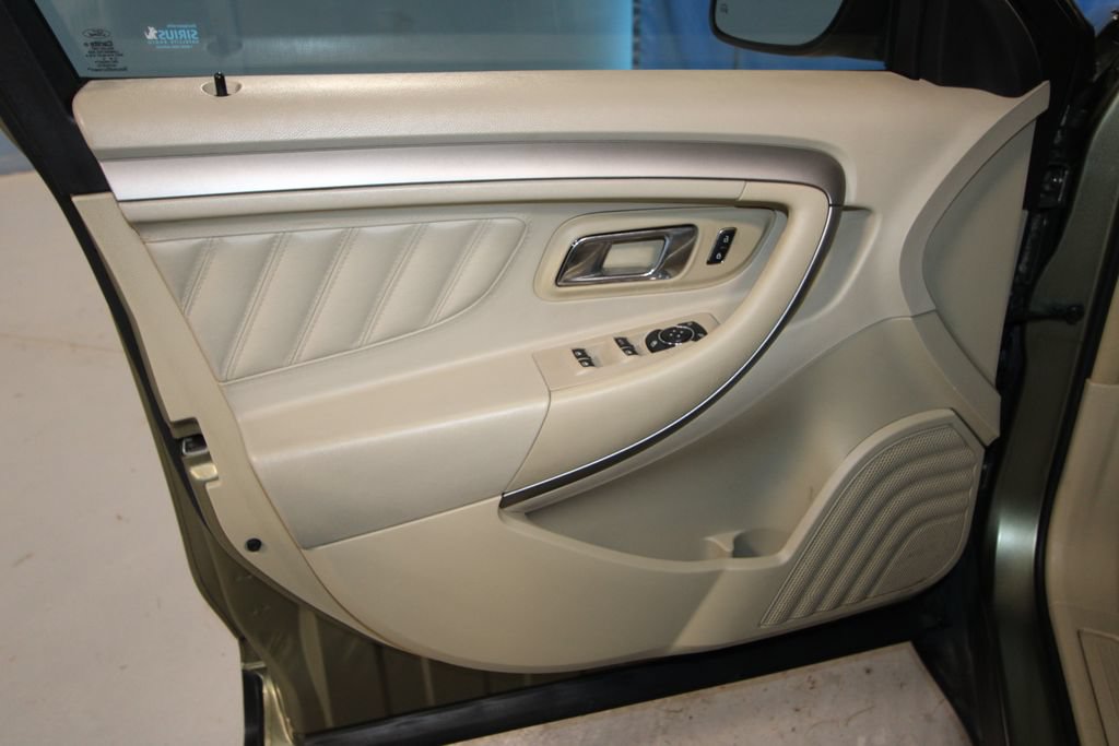 Used 2013 Ford Taurus SEL FWD image 5