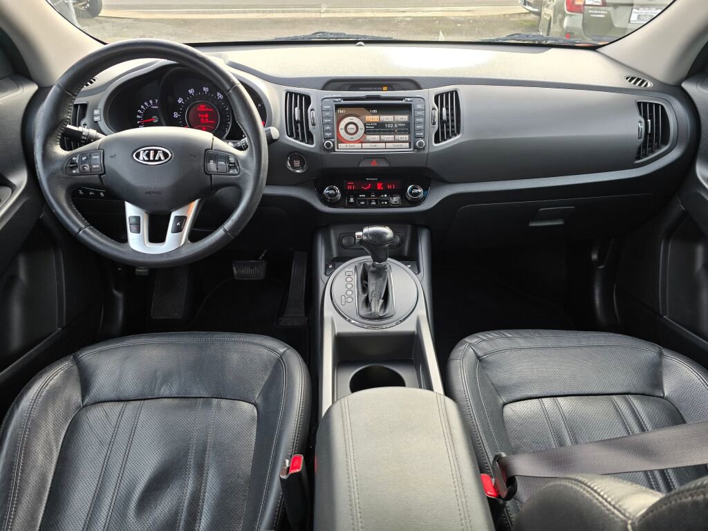 Used 2011 Kia Sportage SX w/ Premium Pkg w/Leather Seats image 18