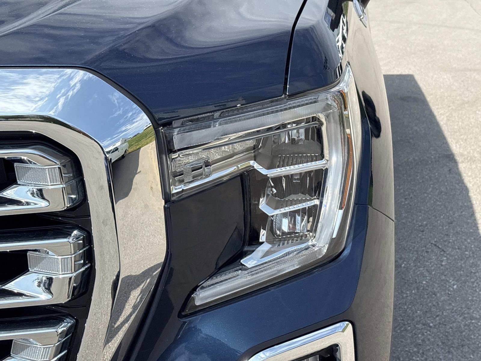 Used 2019 GMC Sierra 1500 SLT w/ SLT Premium Package image 12