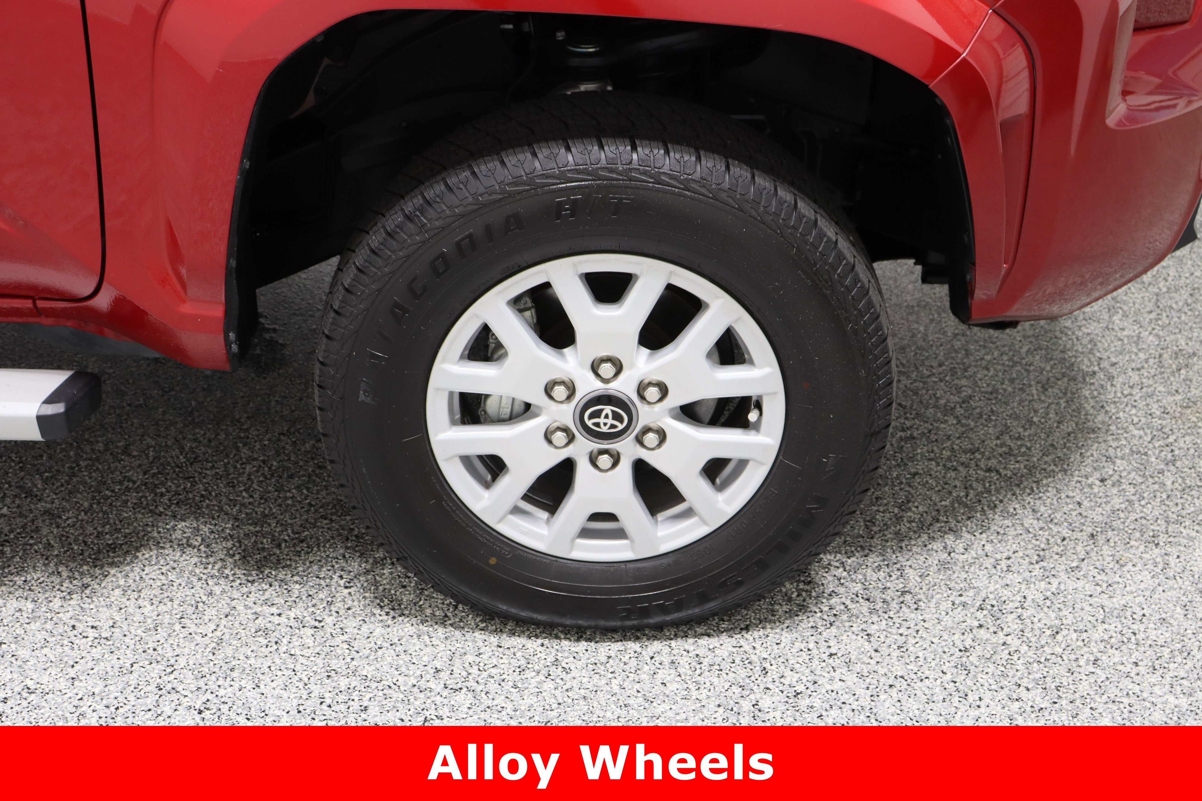 Used 2025 Toyota Tacoma SR5 image 5