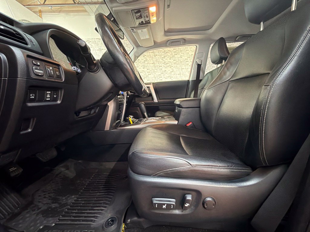 Used 2024 Toyota 4Runner Limited AWD/4WD image 25