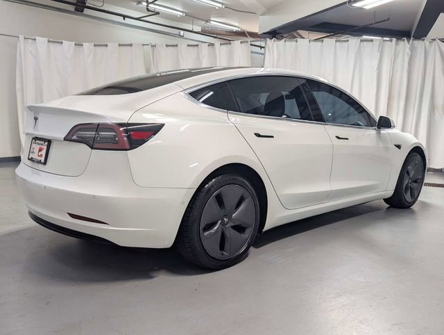 Used 2019 Tesla Model 3 Standard Range Plus image 3