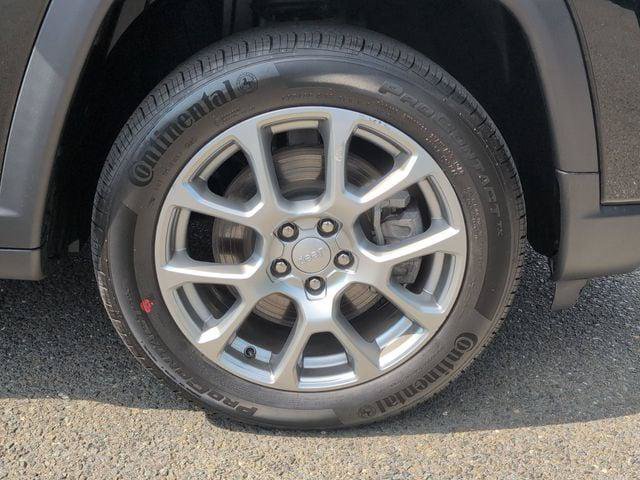 Certified 2023 Jeep Compass Latitude AWD/4WD image 22