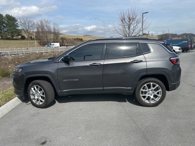 Used 2023 Jeep Compass Latitude w/ Sun and Sound Group image 34