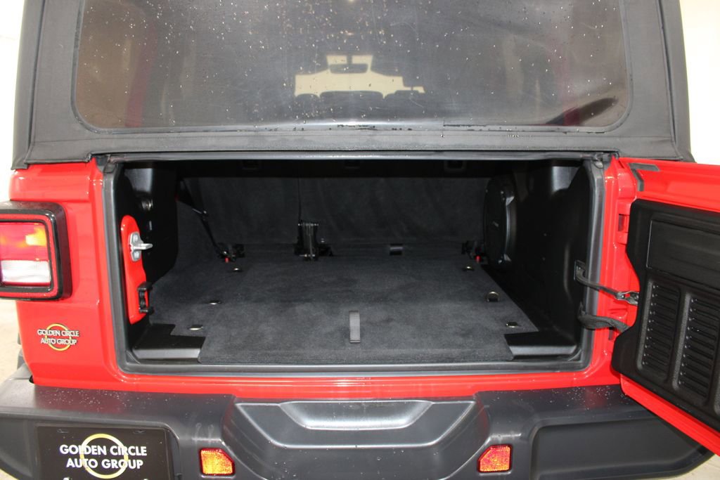 Used 2018 Jeep Wrangler Unlimited Sahara image 26