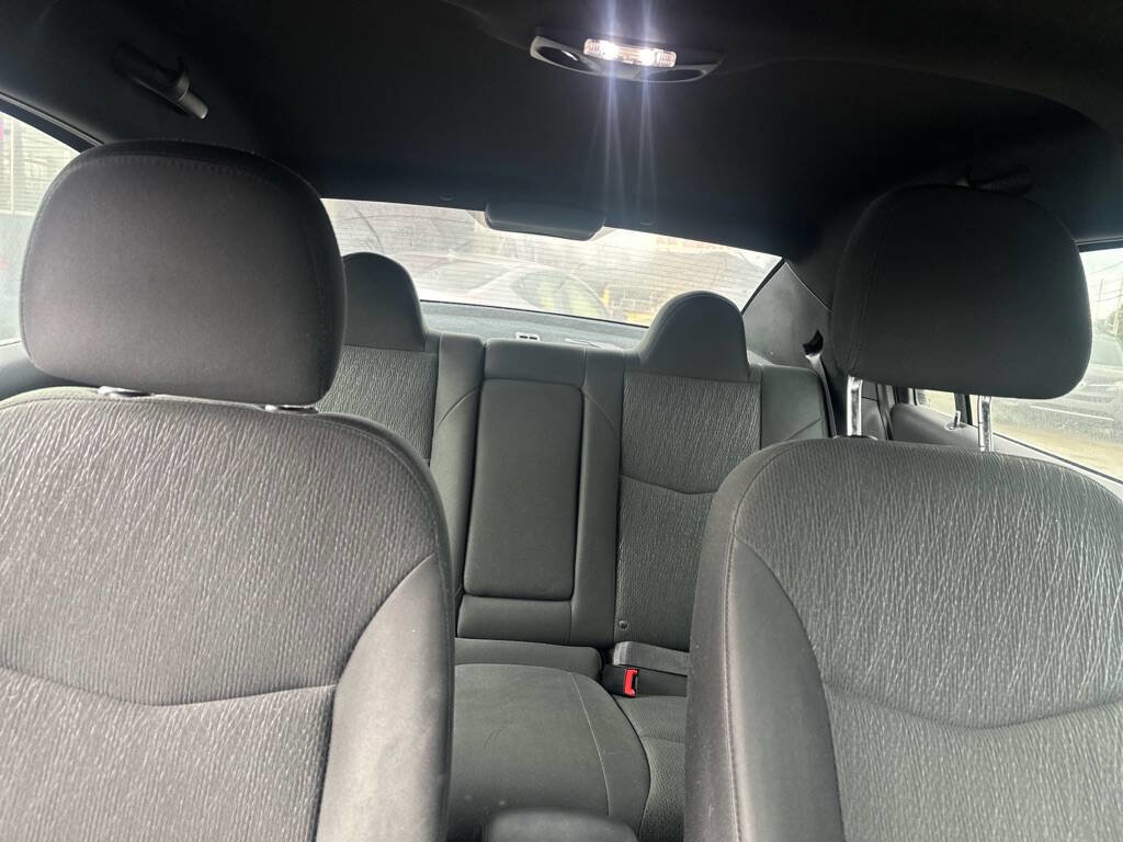 Used 2011 Chrysler 200 Touring image 27