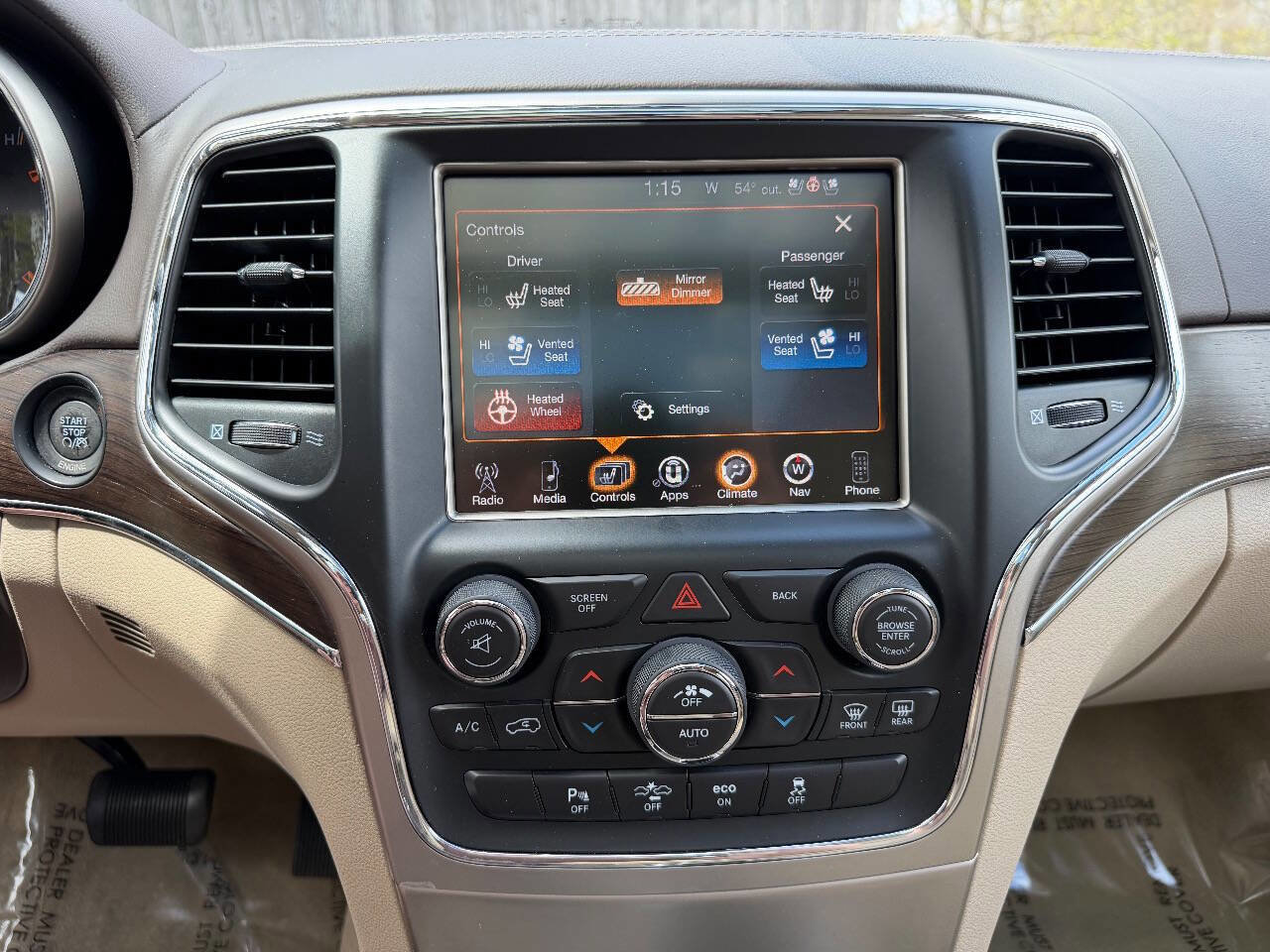Used 2014 Jeep Grand Cherokee Overland w/ Advanced Technology Group AWD/4WD image 17