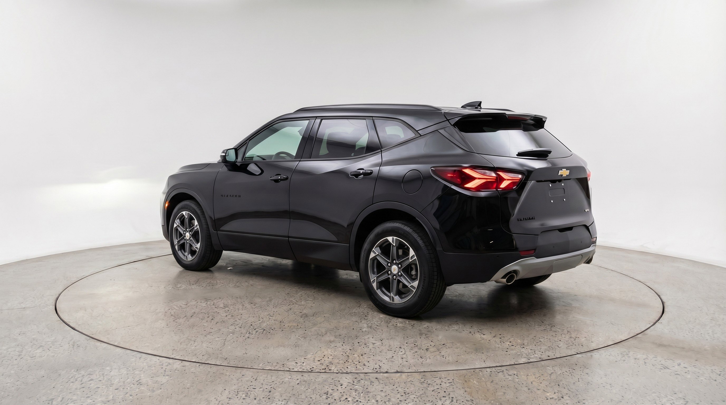 Used 2025 Chevrolet Blazer LT FWD image 6