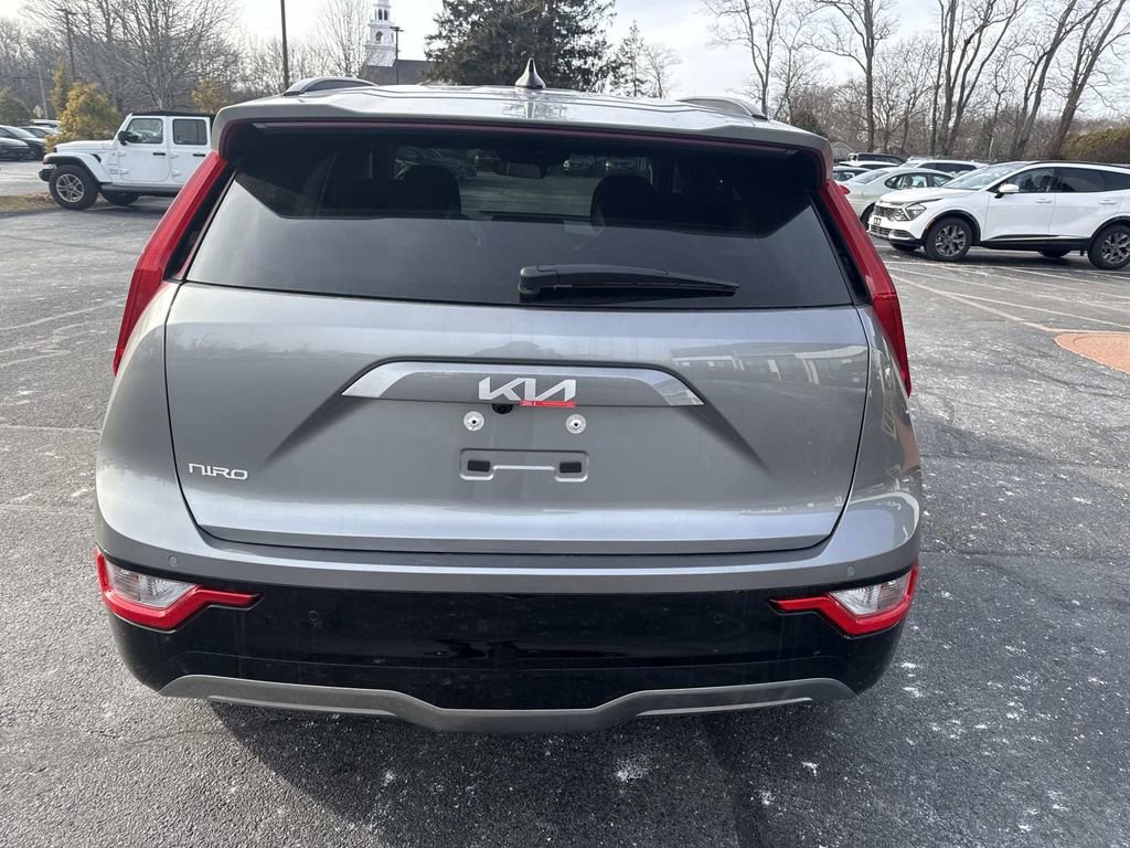 New 2025 Kia Niro Wind w/ Wind Preserve Package image 3