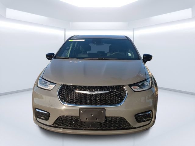 Used 2025 Chrysler Pacifica Select FWD image 8