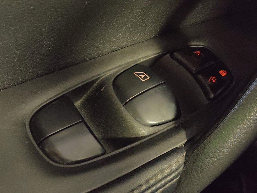 Used 2020 Nissan Rogue Sport S FWD image 27