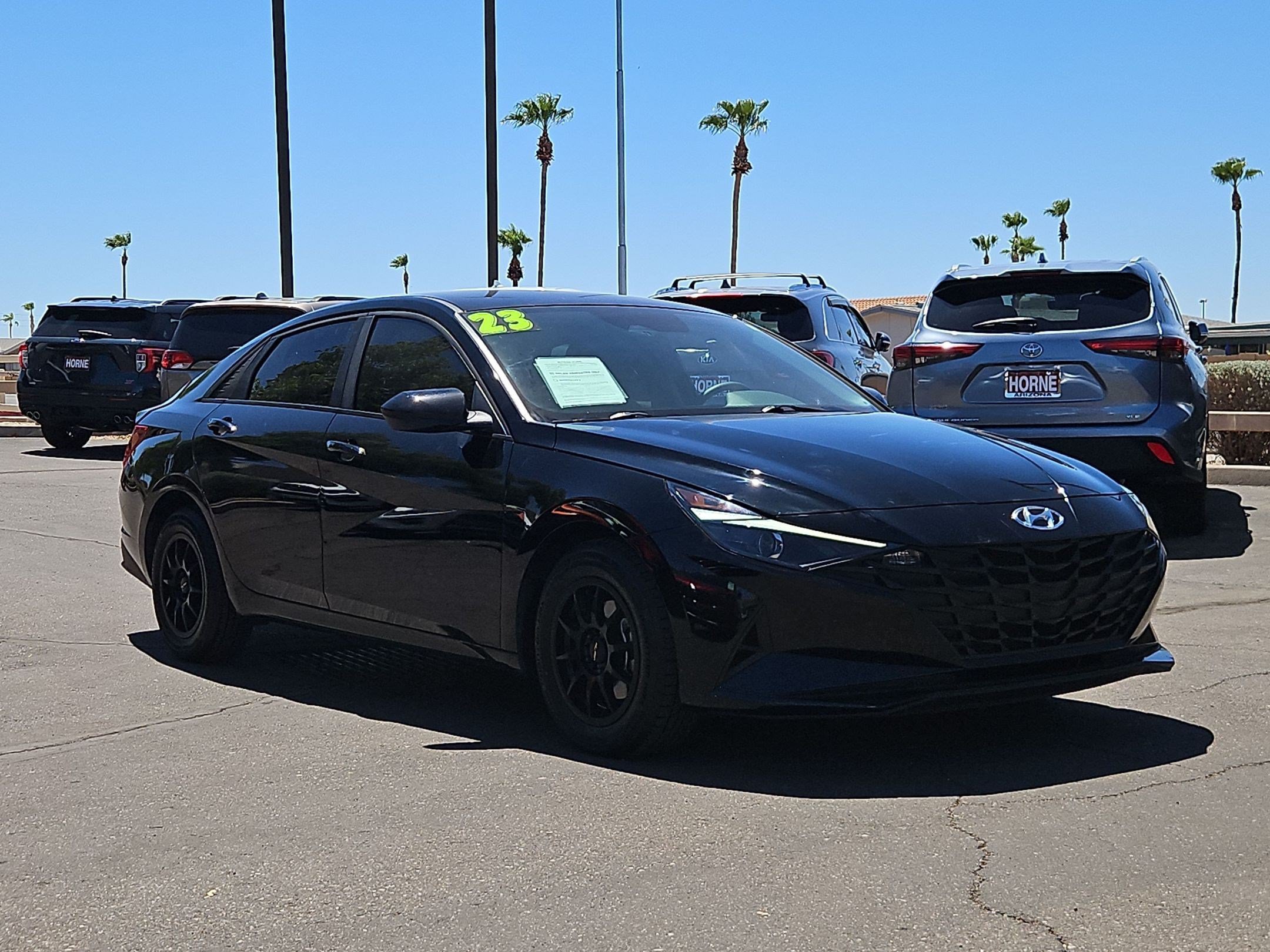 Used 2023 Hyundai Elantra SE FWD image 3