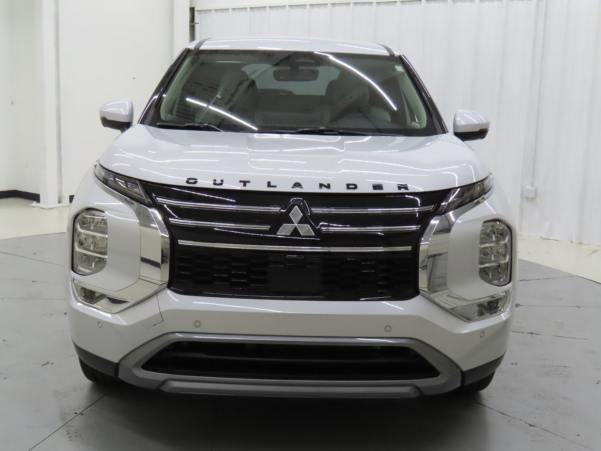 New 2025 Mitsubishi Outlander SE image 5