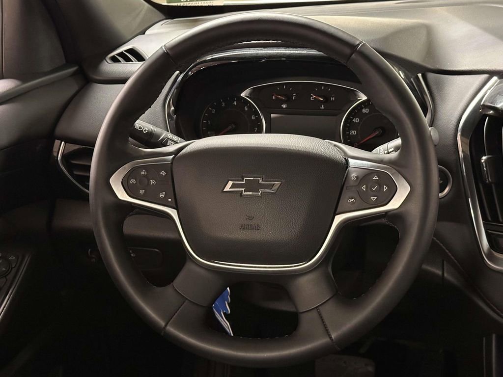 Used 2023 Chevrolet Traverse RS image 19