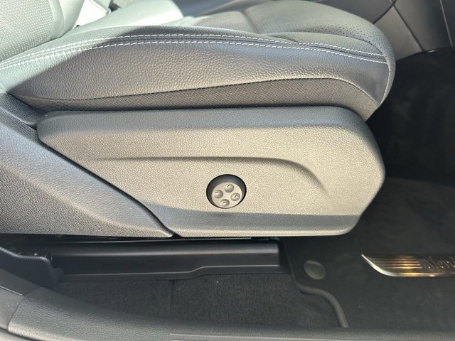 Used 2021 Mercedes-Benz GLC 300 4MATIC image 16