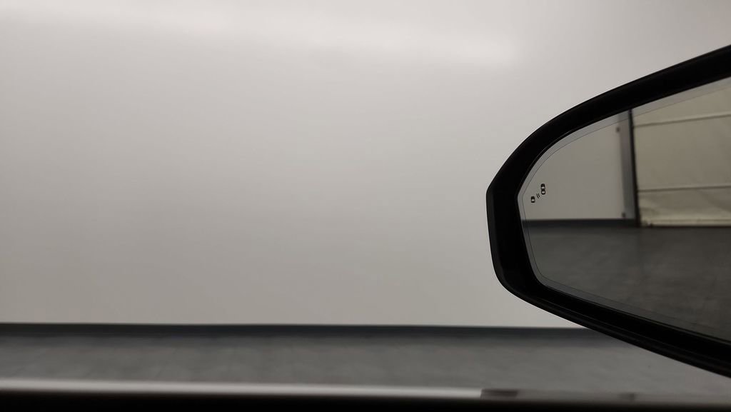 Used 2023 Lincoln Nautilus Reserve w/ Equipment Group 201A image 22