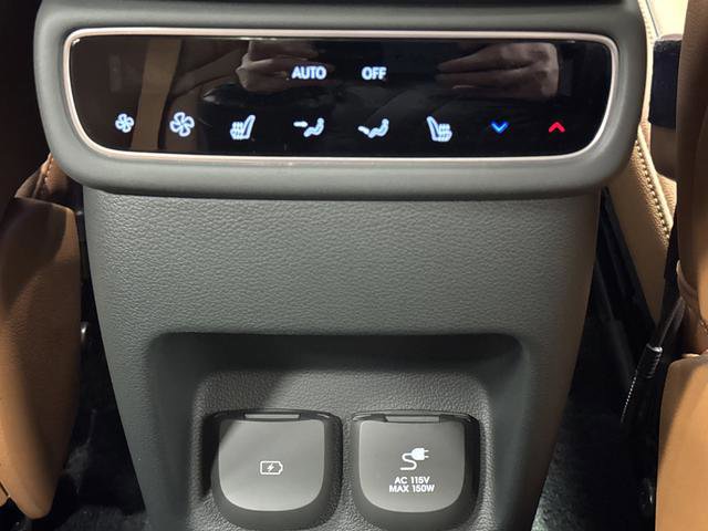 Used 2025 Genesis GV80 2.5T Prestige image 34