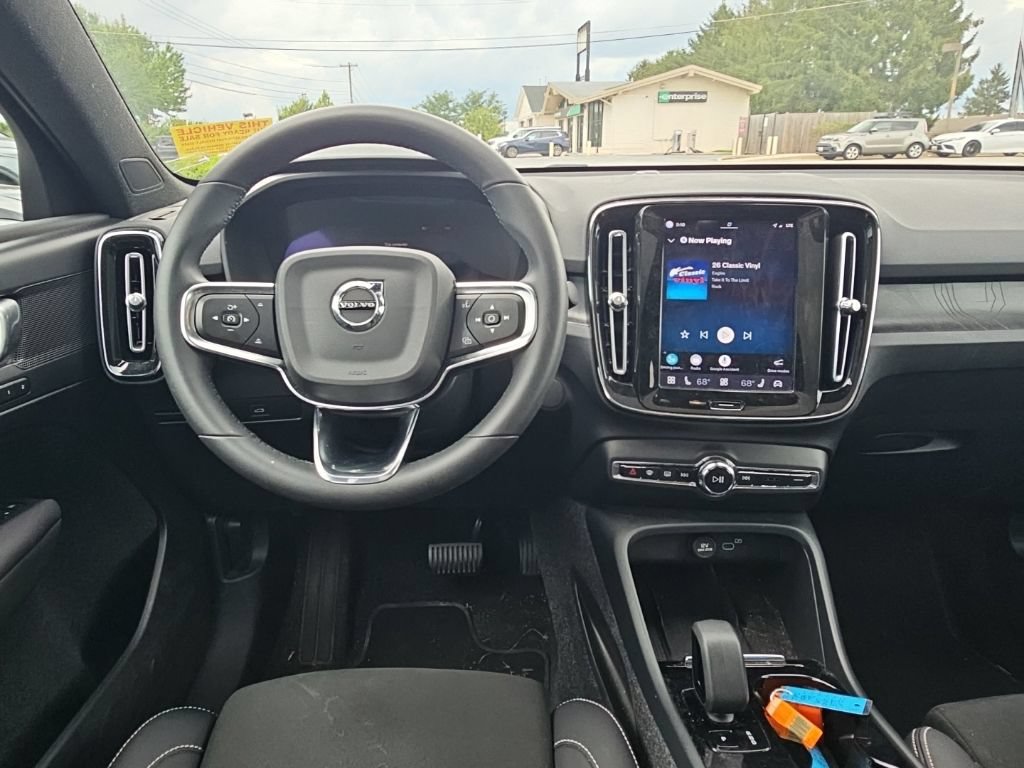 Used 2023 Volvo C40 P8 Recharge Plus AWD/4WD image 2