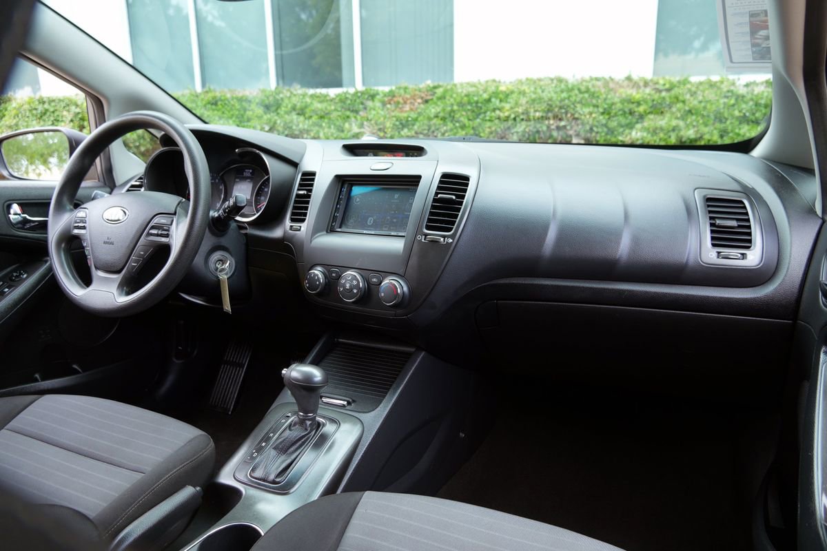 Used 2016 Kia Forte LX FWD image 7