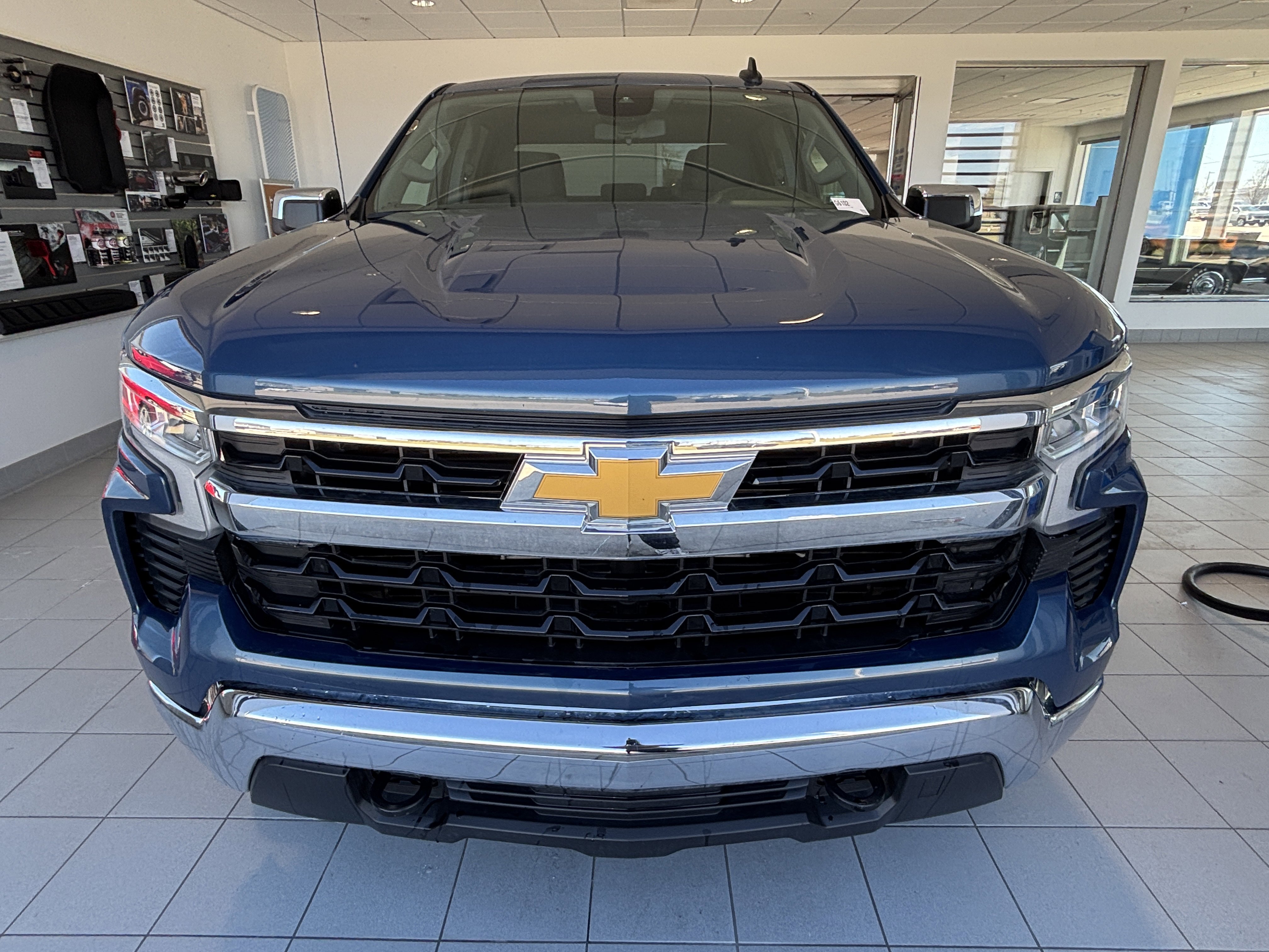 Used 2024 Chevrolet Silverado 1500 LT image 6