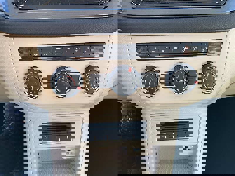 Used 2017 Volkswagen Tiguan S image 25