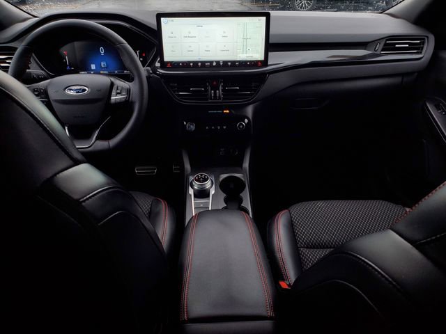 Used 2023 Ford Escape ST-Line w/ Tech Pack #1 image 9