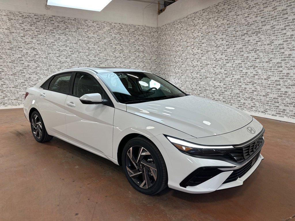 New 2026 Hyundai Elantra Limited image 1