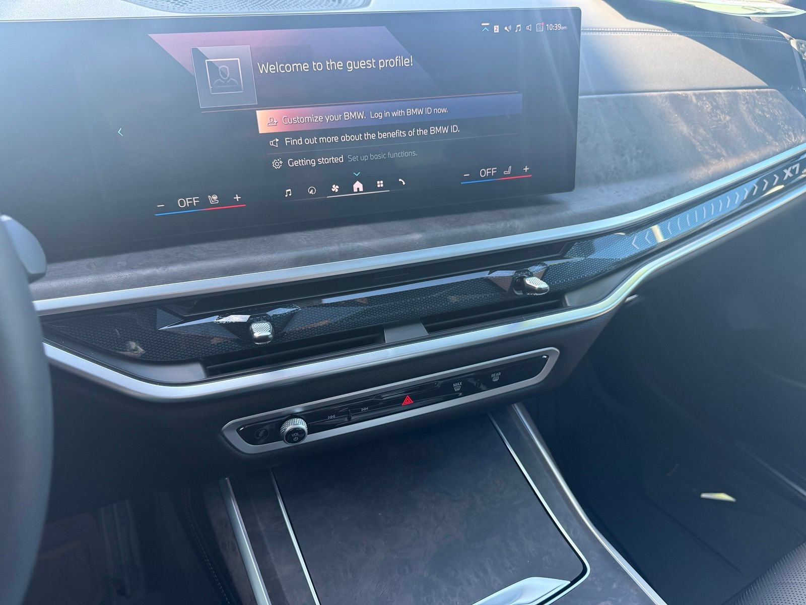 Used 2025 BMW X7 xDrive40i w/ M Sport Package AWD/4WD image 18