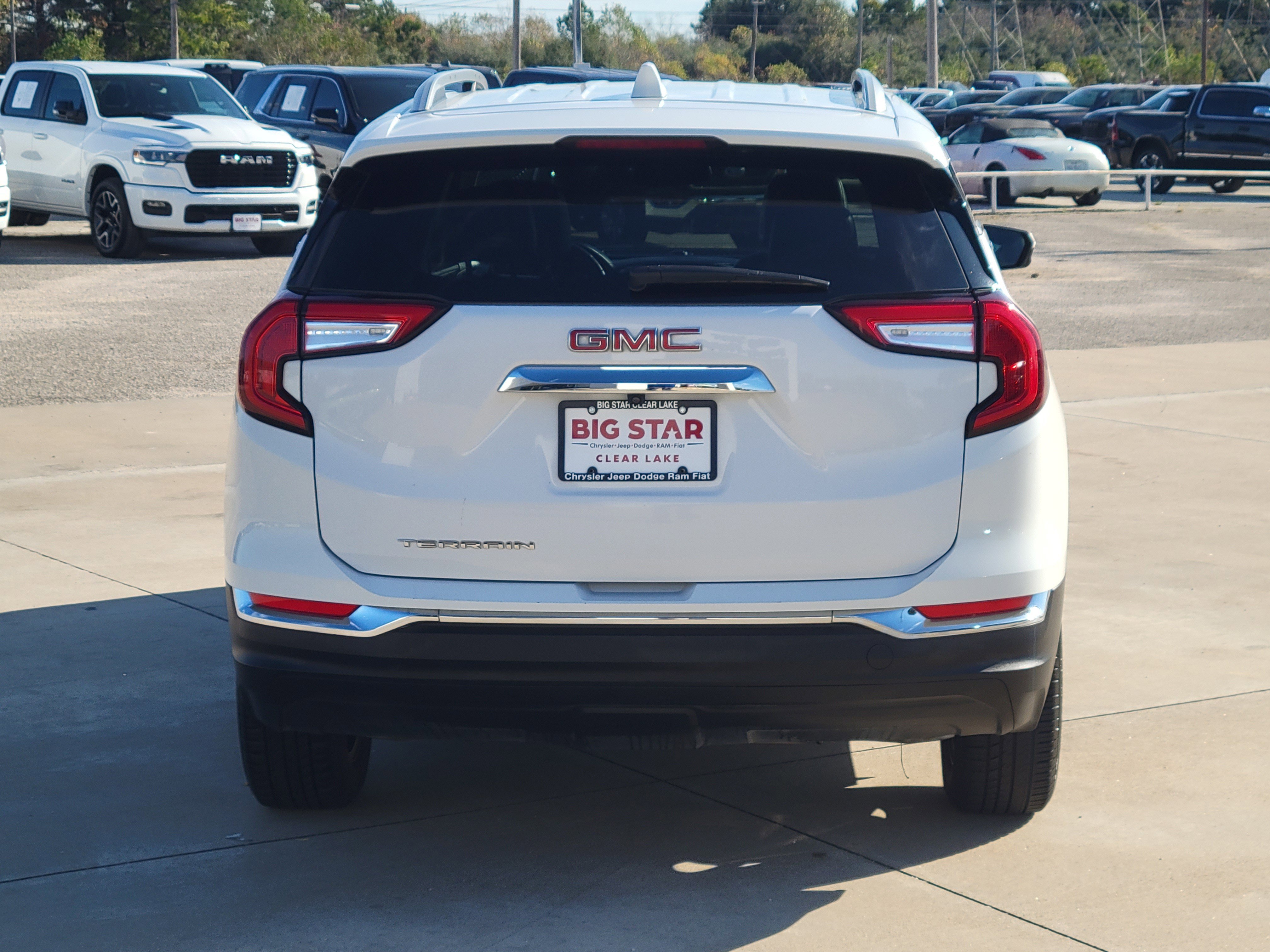 Used 2023 GMC Terrain SLT image 6