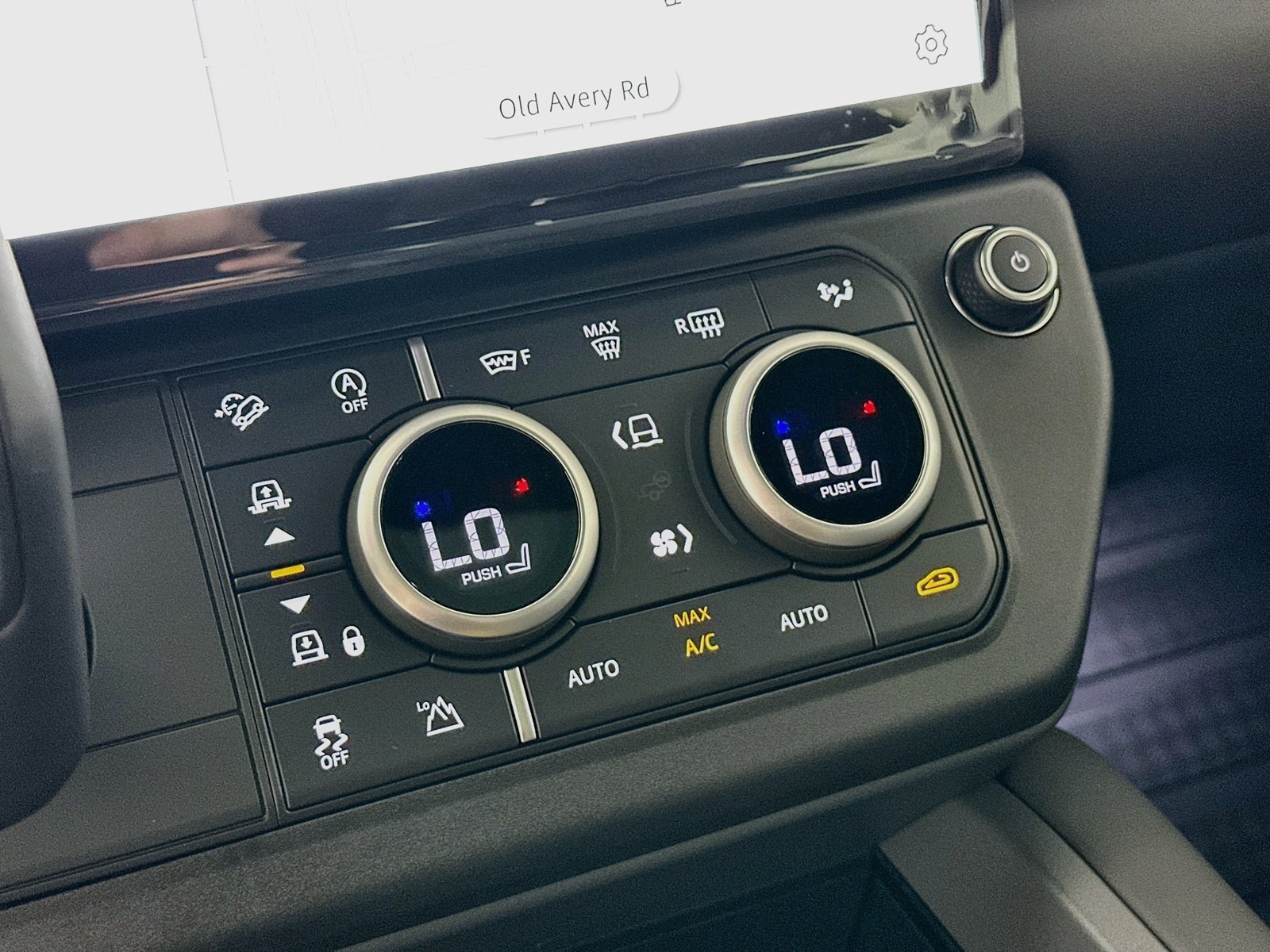 New 2026 Land Rover Defender 110 X-Dynamic SE AWD/4WD image 28