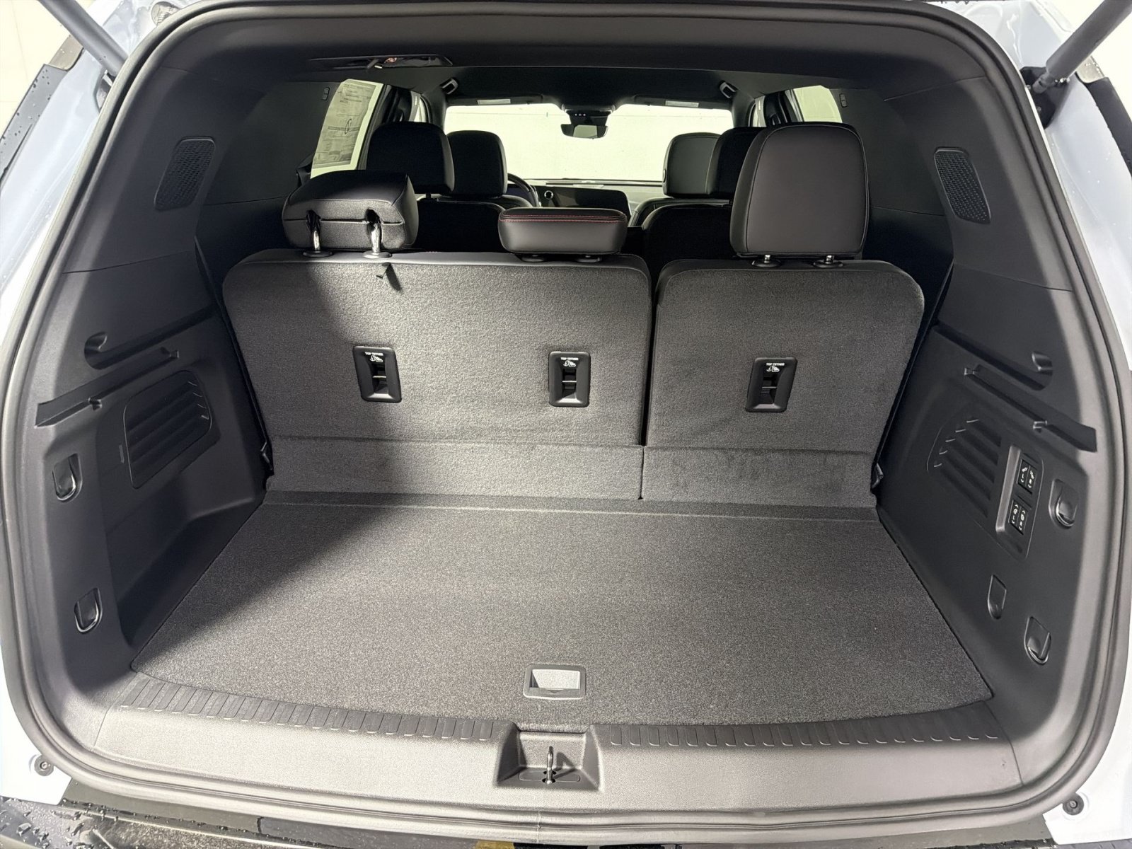 New 2027 Chevrolet Traverse RS AWD/4WD image 26