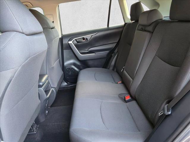 Used 2020 Toyota RAV4 LE FWD image 16