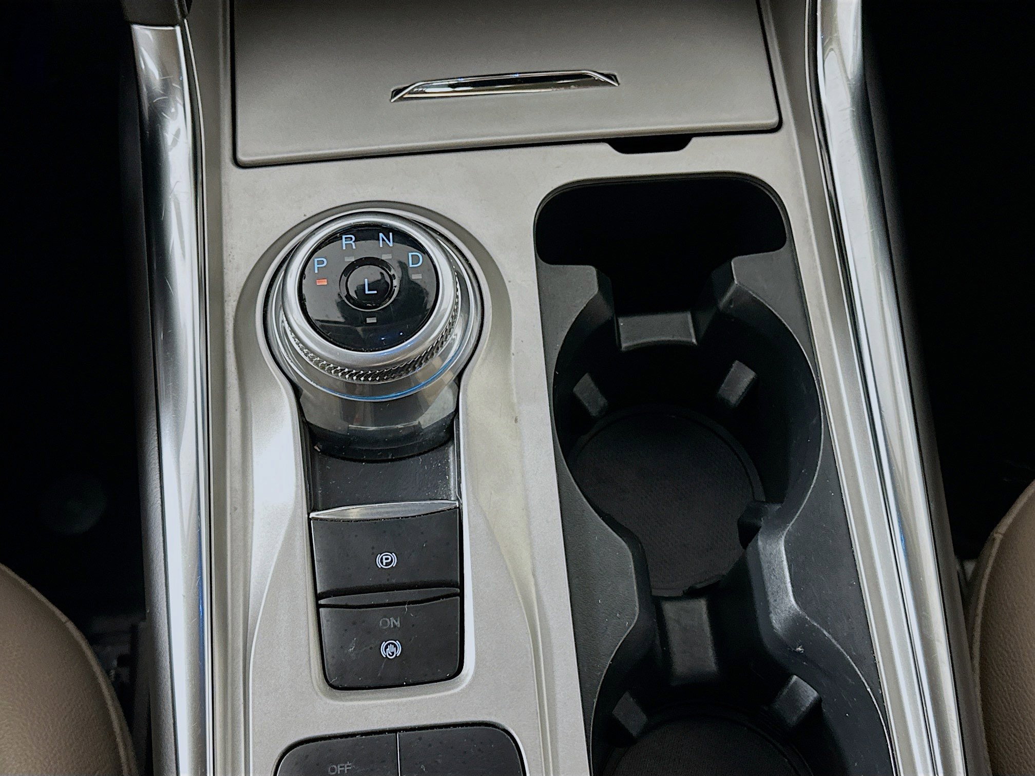 Used 2022 Ford Explorer Limited image 25