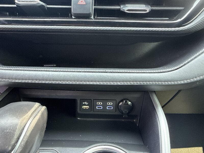 Used 2022 Toyota Highlander XSE AWD/4WD image 34