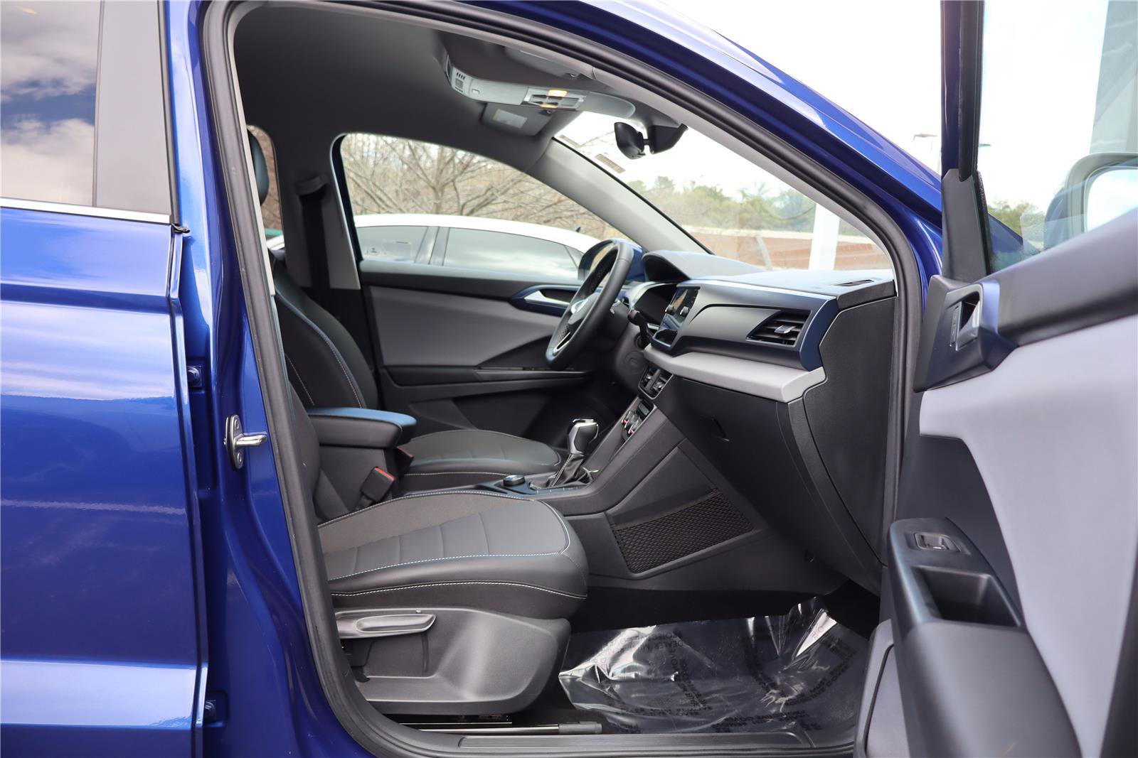 Certified 2023 Volkswagen Taos SE image 27