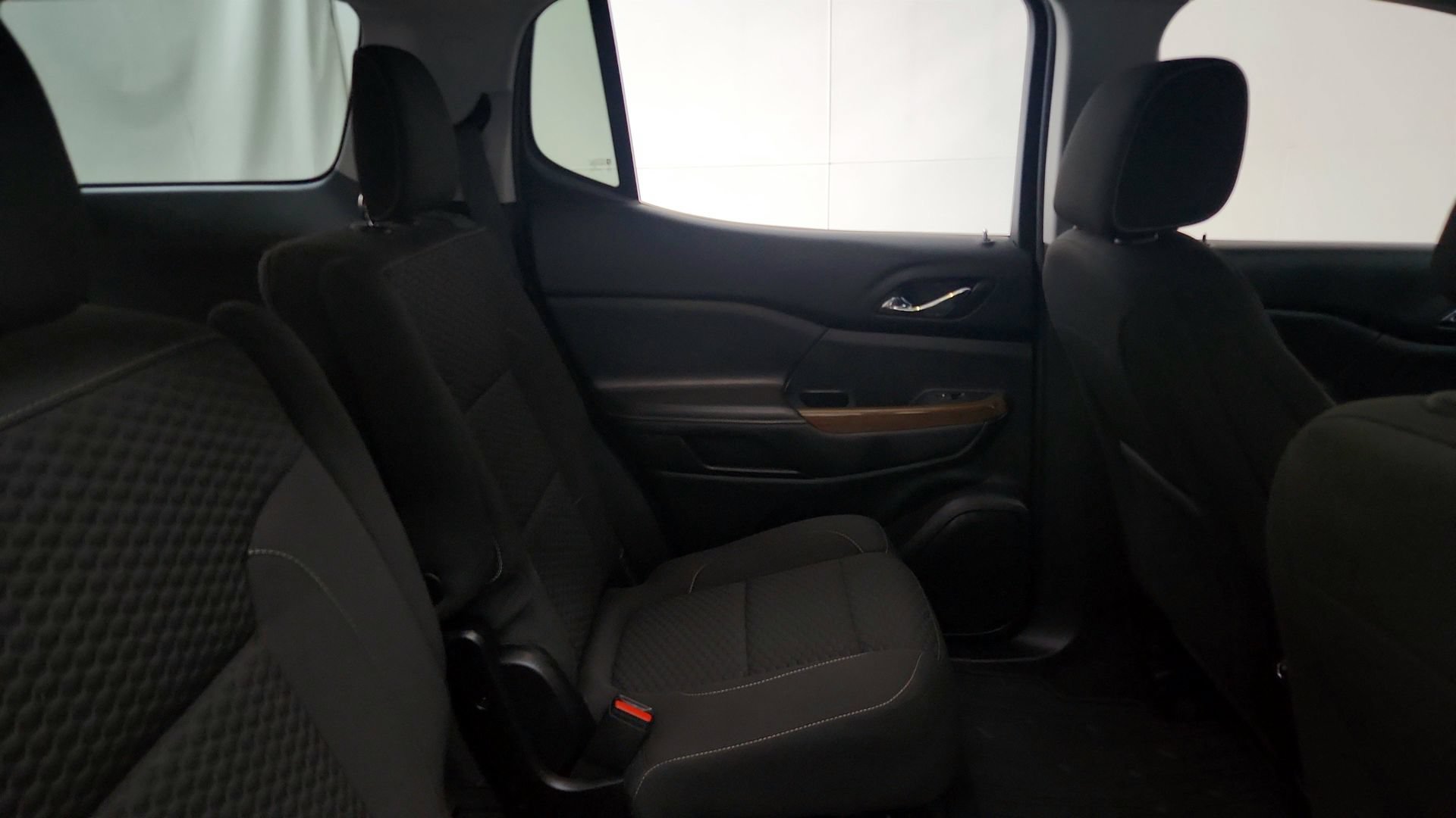 Used 2018 GMC Acadia SLE AWD/4WD image 27