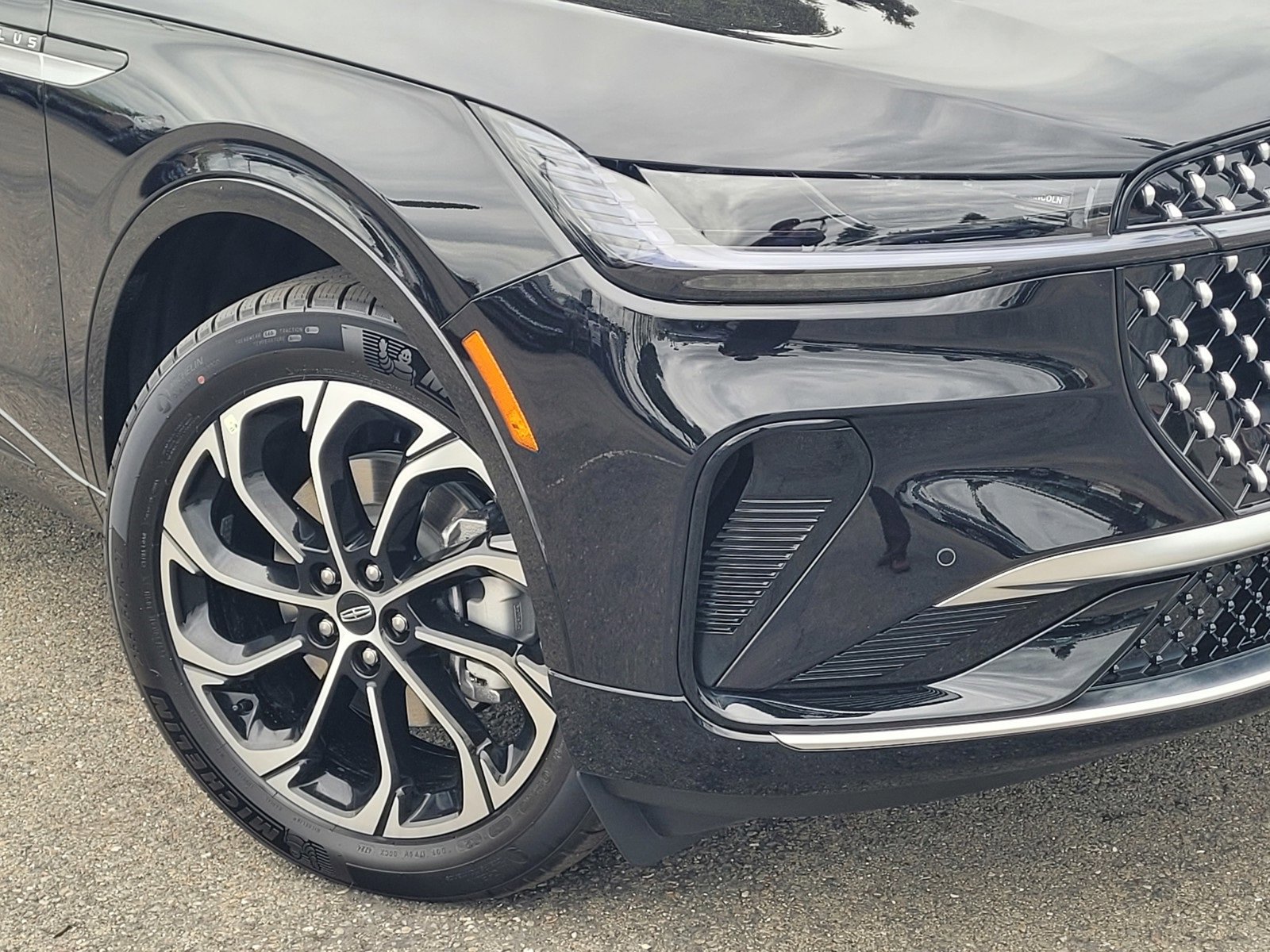 New 2025 Lincoln Nautilus Reserve image 6