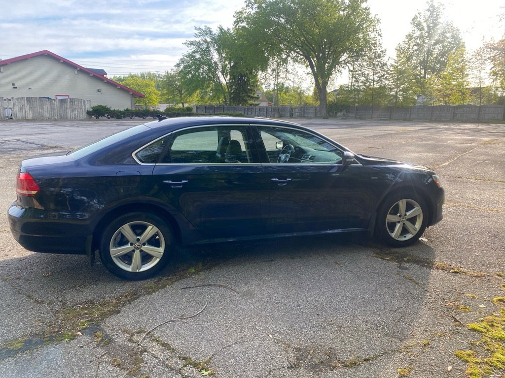 Used 2015 Volkswagen Passat 1.8T Limited Edition FWD image 6