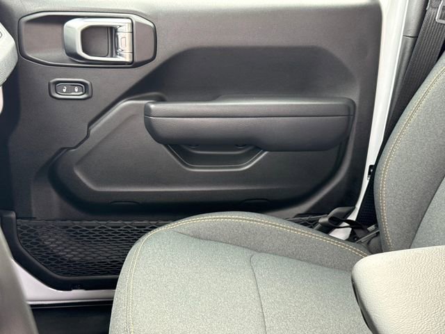 Used 2025 Jeep Wrangler Sport S image 10