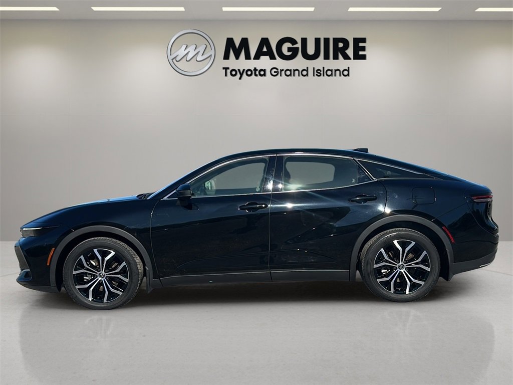 Used 2023 Toyota Crown XLE image 3