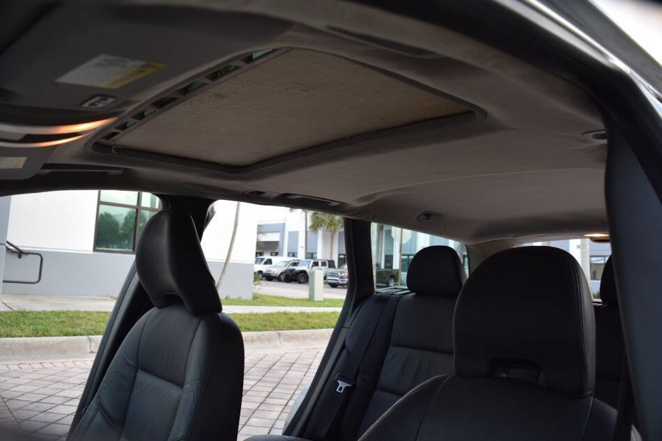 Used 2011 Volvo V50 T5 image 75