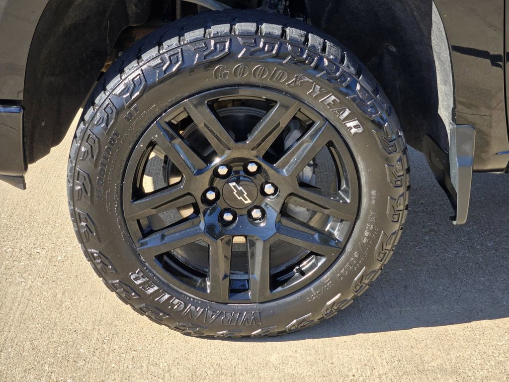 Used 2024 Chevrolet Silverado 1500 Custom Trail Boss w/ LPO, Dark Essentials Package image 10