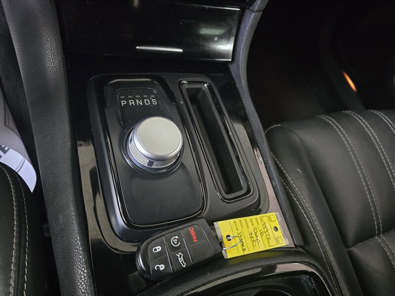 Used 2018 Chrysler 300 S image 22