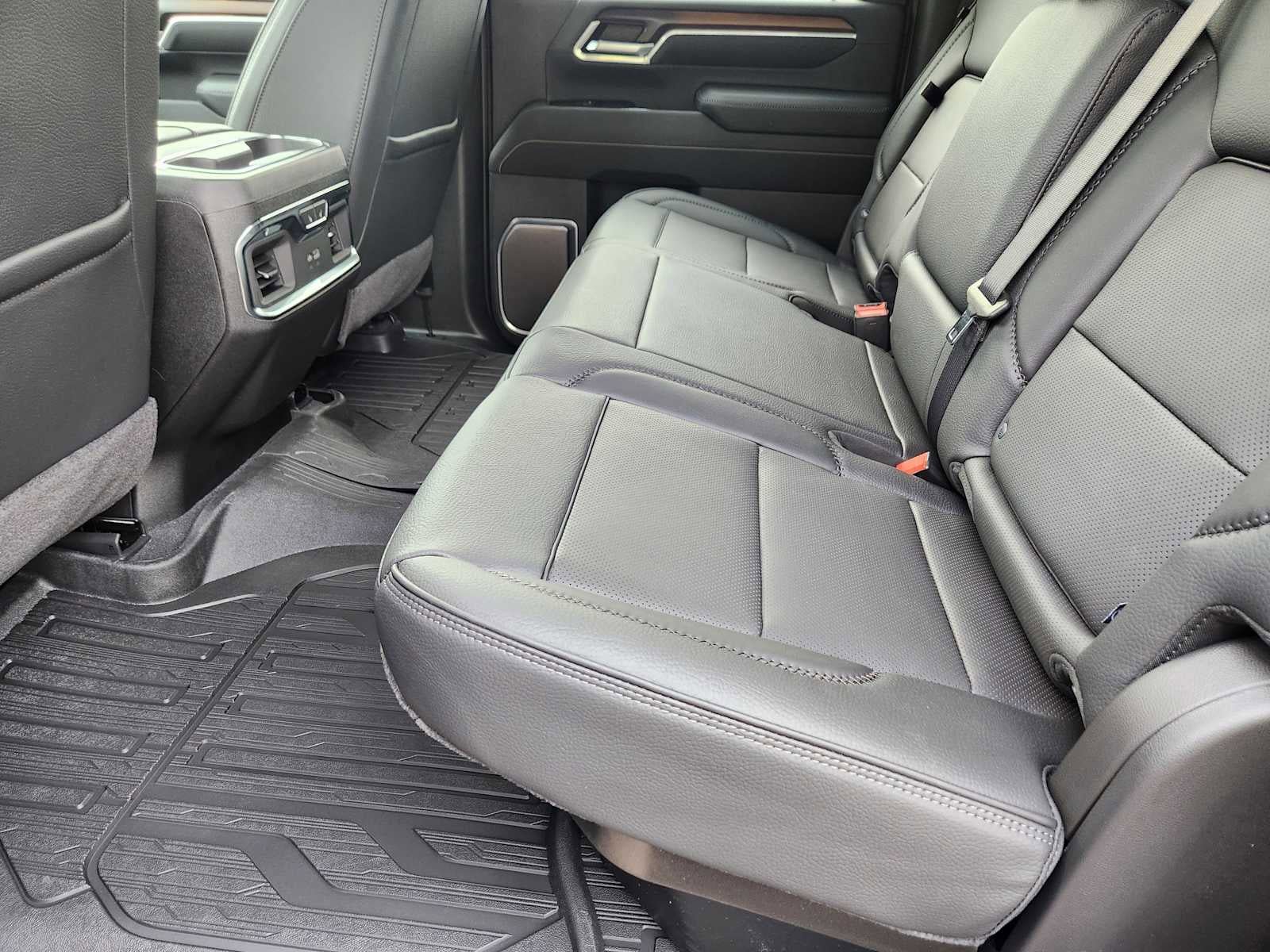 New 2026 GMC Sierra 3500 Denali w/ Denali Reserve Package image 11