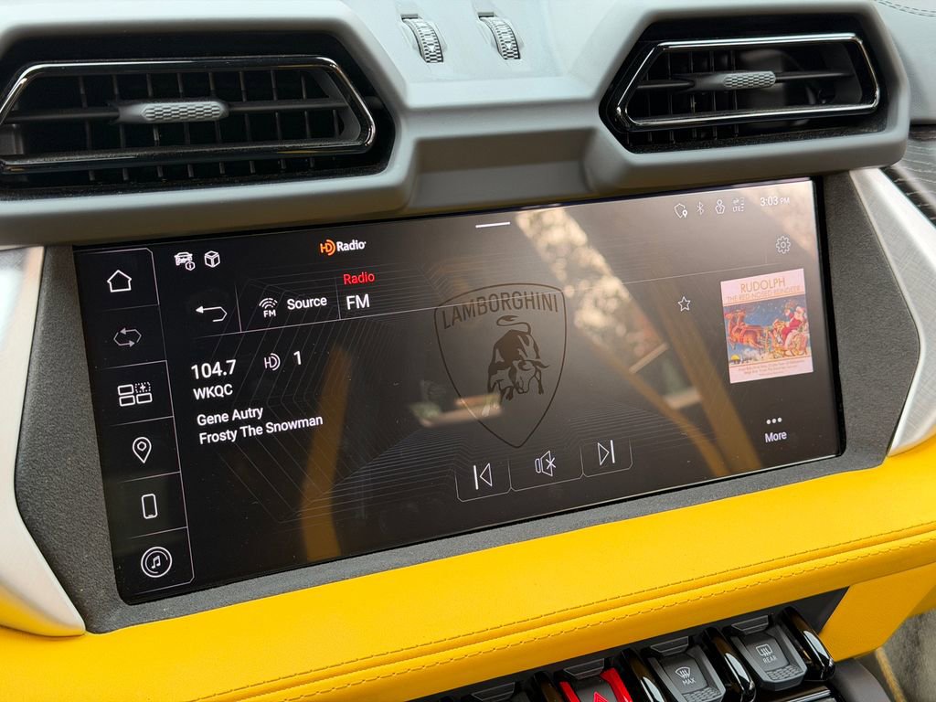 Used 2025 Lamborghini Urus SE image 19