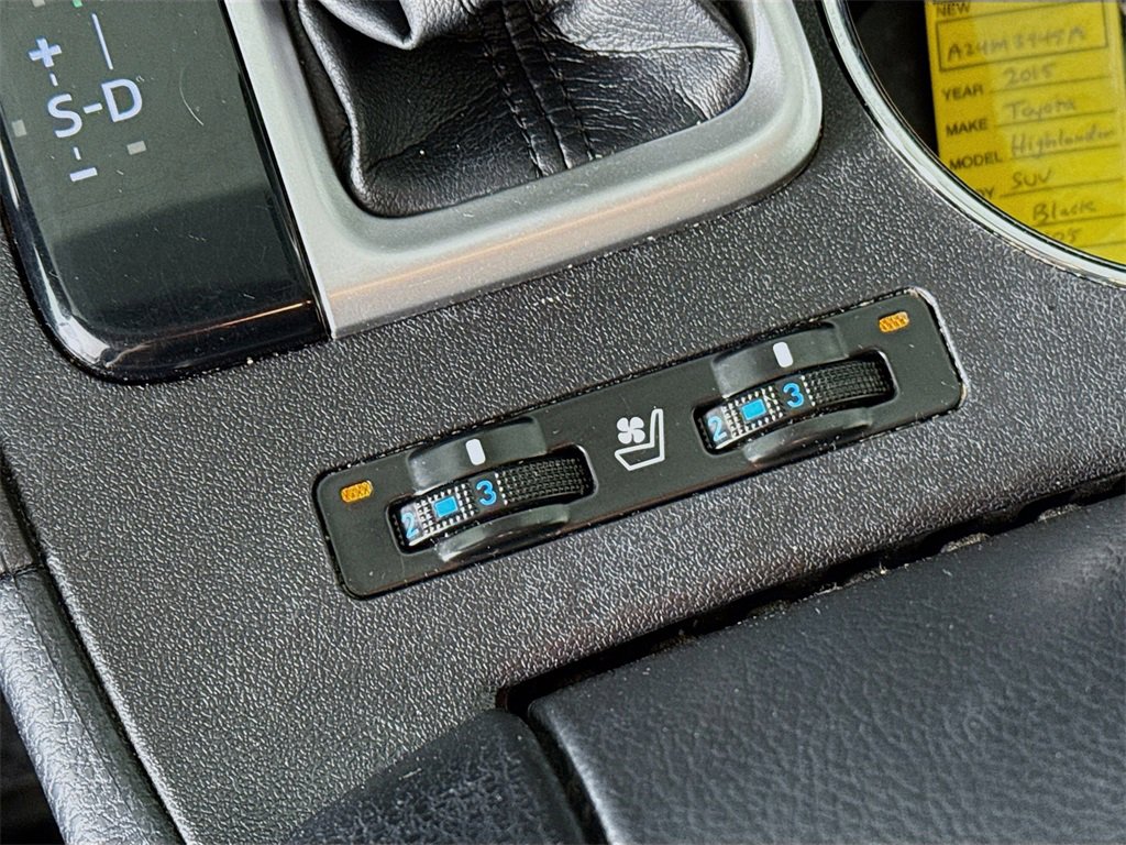 Used 2015 Toyota Highlander Limited image 21