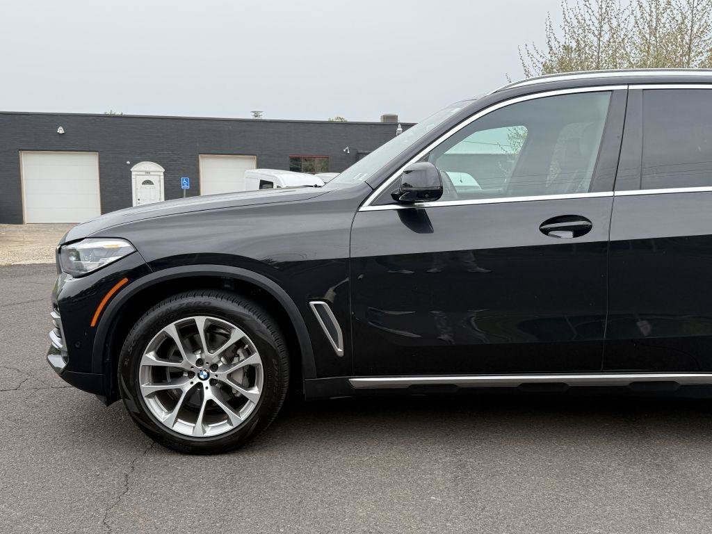 Used 2019 BMW X5 xDrive40i w/ Convenience Package AWD/4WD image 5
