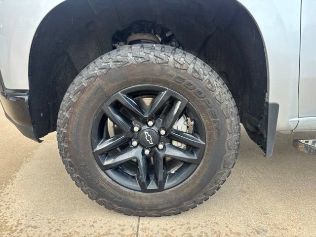 Used 2021 Chevrolet Silverado 1500 Custom Trail Boss AWD/4WD image 13