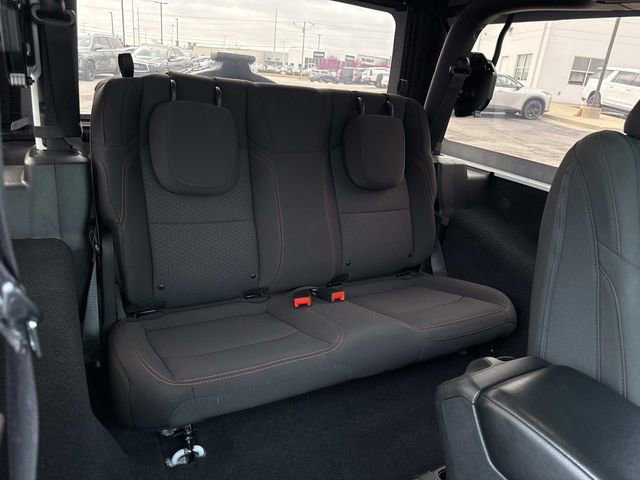 Used 2023 Jeep Wrangler Rubicon image 15