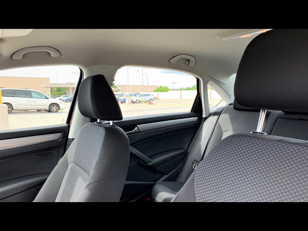 Used 2014 Volkswagen Passat 1.8T S FWD image 10